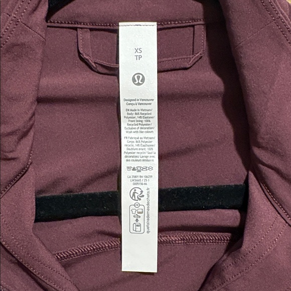 Lululemon UV-Protective Cinch-Waist Running Jacket - Picture 10 of 10